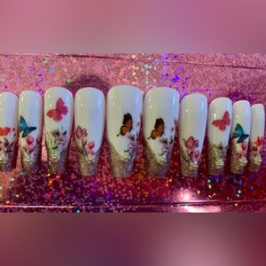 Nail Art & Co. : Press on Nails Enchanted Garden Collection White Coffin 2